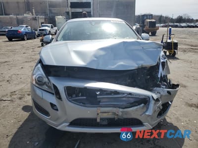Piąte zdjęcie samochodu w środku: 2012 VOLVO S60 T6 VIN:YV1902FH4C2120225 - miniatura