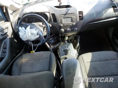 Zdjęcie 8 z 14 samochodu: 2014 KIA FORTE EX VIN:KNAFX4A81E5151129 - miniatura
