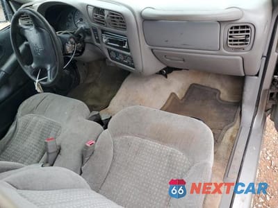 Zdjęcie 8 z 12 samochodu: 1999 GMC SONOMA VIN:1GTCS194XX8528398 - miniatura