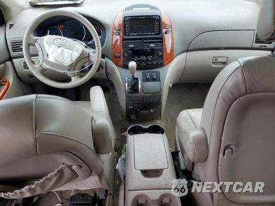 Zdjęcie 8 z 13 samochodu: 2007 TOYOTA SIENNA XLE VIN:5TDBK22C57S002355 - miniatura