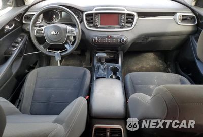 Zdjęcie 8 z 13 samochodu: 2019 KIA SORENTO L VIN:5XYPG4A38KG578046 - miniatura