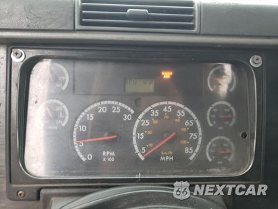 Zdjęcie 8 z 10 samochodu: 2005 FREIGHTLINER CONVENTIONAL COLUMBIA VIN:1FUJA6CKX5LN41153 - miniatura