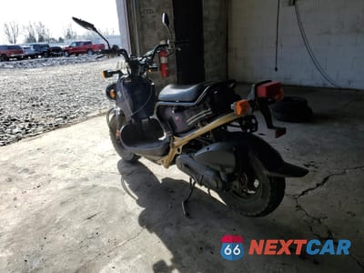 Trzecie zdjęcie samochodu z tyłu: 2022 HONDA NPS50 VIN:JH2AF5810NK902695 - miniatura