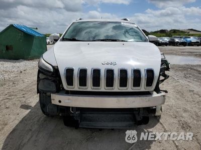 Piąte zdjęcie samochodu w środku: 2016 JEEP CHEROKEE LATITUDE VIN:1C4PJMCS9GW322806 - miniatura