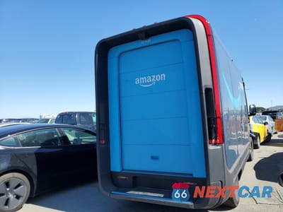 Trzecie zdjęcie samochodu z tyłu: 2023 RIVIAN EDV 500 VIN:7FCEHEB57PN001626 - miniatura