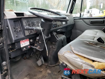 Zdjęcie 8 z 12 samochodu: 2000 INTERNATIONAL 4000 4700 VIN:1HTSCAAM1YH279529 - miniatura