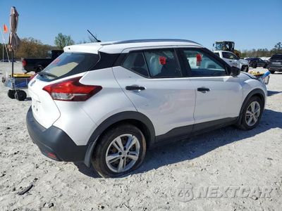 Trzecie zdjęcie samochodu z tyłu: 2019 NISSAN KICKS S VIN:3N1CP5CU2KL512131 - miniatura