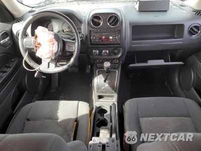 Zdjęcie 8 z 14 samochodu: 2012 JEEP PATRIOT LATITUDE VIN:1C4NJPFB2CD592406 - miniatura