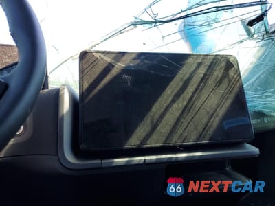 Zdjęcie 9 z 13 samochodu: 2023 RIVIAN EDV 500 VIN:7FCEHEB57PN001626 - miniatura