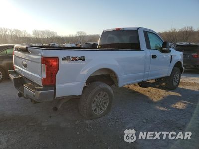 Trzecie zdjęcie samochodu z tyłu: 2017 FORD F250 SUPER DUTY VIN:1FTBF2B68HEF37380 - miniatura