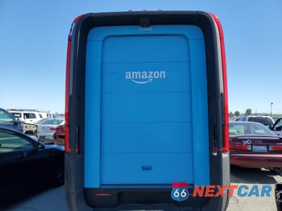 Zdjęcie 11 z 13 samochodu: 2023 RIVIAN EDV 500 VIN:7FCEHEB57PN001626 - miniatura