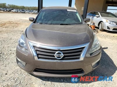 Piąte zdjęcie samochodu w środku: 2014 NISSAN ALTIMA 2.5 VIN:1N4AL3AP9EC104782 - miniatura