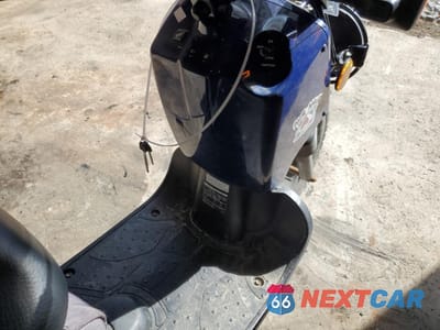 Piąte zdjęcie samochodu w środku: 2022 HONDA NPS50 VIN:JH2AF5810NK902695 - miniatura