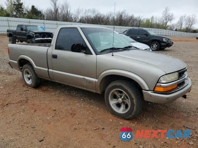 Czwarte zdjęcie samochodu z boku: 1999 GMC SONOMA VIN:1GTCS194XX8528398 - miniatura