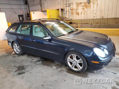 Czwarte zdjęcie samochodu z boku: 2004 MERCEDES-BENZ E 500 4MATIC VIN:WDBUH83J74X119401 - miniatura