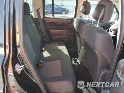 Zdjęcie 10 z 14 samochodu: 2012 JEEP PATRIOT LATITUDE VIN:1C4NJPFB2CD592406 - miniatura