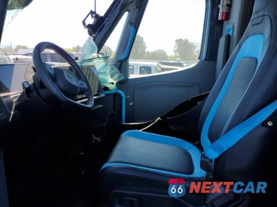 Zdjęcie 7 z 13 samochodu: 2023 RIVIAN EDV 500 VIN:7FCEHEB57PN001626 - miniatura