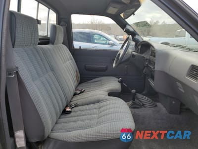 Zdjęcie 10 z 12 samochodu: 1991 TOYOTA PICKUP 1/2 TON SHORT WHEELBASE DLX VIN:JT4RN01P5M0016558 - miniatura