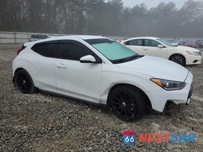 Czwarte zdjęcie samochodu z boku: 2020 HYUNDAI VELOSTER BASE VIN:KMHTG6AF2LU031807 - miniatura