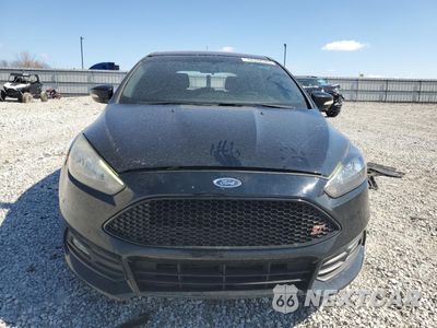 Piąte zdjęcie samochodu w środku: 2016 FORD FOCUS ST VIN:1FADP3L9XGL382772 - miniatura