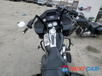 Zdjęcie 6 z 10 samochodu: 2018 HARLEY-DAVIDSON FLTRX ROAD GLIDE VIN:1HD1KHC30JB681056 - miniatura
