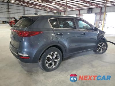 Trzecie zdjęcie samochodu z tyłu: 2020 KIA SPORTAGE LX VIN:KNDPM3AC3L7726914 - miniatura