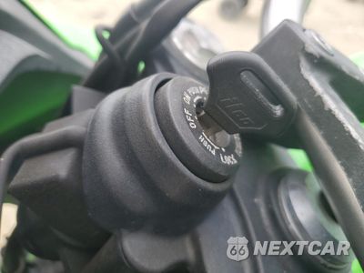 Zdjęcie 8 z 9 samochodu: 2009 KAWASAKI EX650 C VIN:JKAEXEC199DA26537 - miniatura