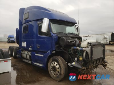 2022 VOLVO VN SEMI TRUCK 4V4NC9EH3NN304731 - główne zdjęcie licytacji z USA - miniatura