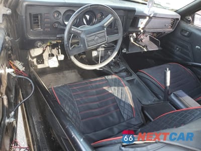 Zdjęcie 8 z 14 samochodu: 1983 FORD MUSTANG VIN:1FABP28FXDF146357 - miniatura