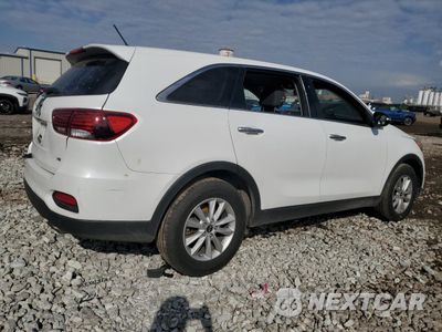 Trzecie zdjęcie samochodu z tyłu: 2020 KIA SORENTO S VIN:5XYPG4A55LG616139 - miniatura