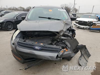 Piąte zdjęcie samochodu w środku: 2016 FORD ESCAPE S VIN:1FMCU0F70GUC88705 - miniatura