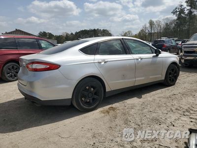 Trzecie zdjęcie samochodu z tyłu: 2014 FORD FUSION S VIN:1FA6P0G73E5371582 - miniatura