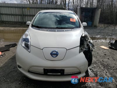 Piąte zdjęcie samochodu w środku: 2015 NISSAN LEAF S VIN:1N4AZ0CPXFC335136 - miniatura