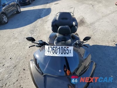 Piąte zdjęcie samochodu w środku: 2020 HARLEY-DAVIDSON FLTRK VIN:1HD1KZF18LB645618 - miniatura