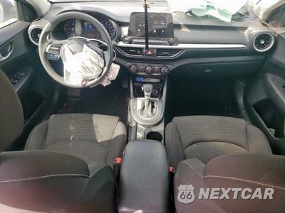 Zdjęcie 8 z 14 samochodu: 2020 KIA FORTE FE VIN:3KPF24AD4LE229158 - miniatura