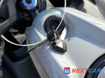 Zdjęcie 8 z 10 samochodu: 2022 KAWASAKI EX650 N VIN:ML5EXEN12NDA69270 - miniatura
