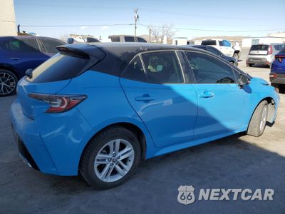 Trzecie zdjęcie samochodu z tyłu: 2021 TOYOTA COROLLA SE VIN:JTND4MBE1M3122534 - miniatura