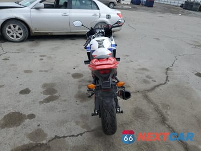 Zdjęcie 6 z 9 samochodu: 2014 HONDA CBR500 R VIN:MLHPC4416E5100255 - miniatura