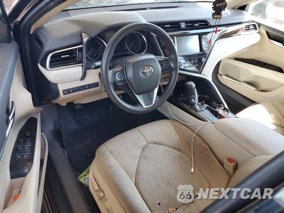 Zdjęcie 8 z 13 samochodu: 2018 TOYOTA CAMRY L VIN:4T1B11HK3JU505926 - miniatura