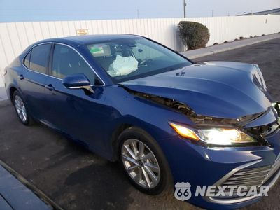 Czwarte zdjęcie samochodu z boku: 2023 TOYOTA CAMRY LE VIN:4T1R11AKSPU139016 - miniatura