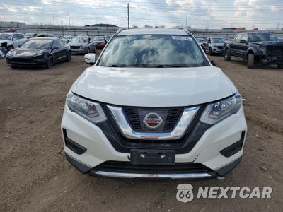 Piąte zdjęcie samochodu w środku: 2017 NISSAN ROGUE S VIN:KNMAT2MV7HP615466 - miniatura