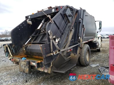 Czwarte zdjęcie samochodu z boku: 2004 INTERNATIONAL 4300 REFUSE TRUCK VIN:1HTMMAAL84H601574 - miniatura