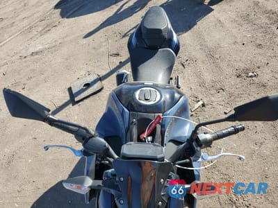 Piąte zdjęcie samochodu w środku: 2022 KAWASAKI ZR900 F VIN:ML5ZRDF15NDA54721 - miniatura