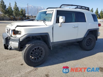 2012 TOYOTA FJ CRUISER JTEBU4BF8CK147645 - główne zdjęcie licytacji z USA - miniatura