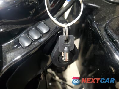 Zdjęcie 8 z 10 samochodu: 2020 HARLEY-DAVIDSON FLTRK VIN:1HD1KZF16LB609717 - miniatura