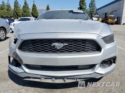 Piąte zdjęcie samochodu w środku: 2015 FORD MUSTANG VIN:1FA6P8AM3F5432038 - miniatura
