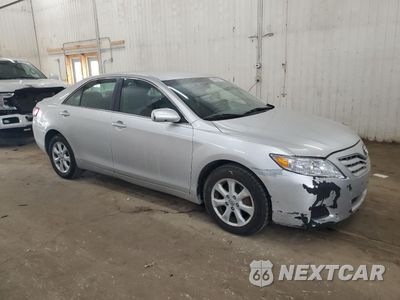 Czwarte zdjęcie samochodu z boku: 2010 TOYOTA CAMRY BASE VIN:4T1BF3EK1AU078151 - miniatura