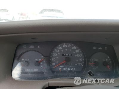 Zdjęcie 9 z 14 samochodu: 2004 MERCURY GRAND MARQUIS GS VIN:2MEFM74WX4X619152 - miniatura