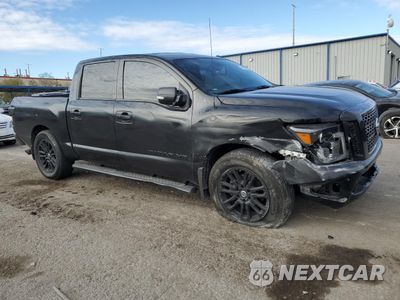 Czwarte zdjęcie samochodu z boku: 2018 NISSAN TITAN SV VIN:1N6AA1E68JN523790 - miniatura