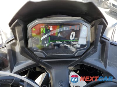 Zdjęcie 7 z 10 samochodu: 2025 KAWASAKI EX650 R VIN:ML5EXER19SDAD6834 - miniatura
